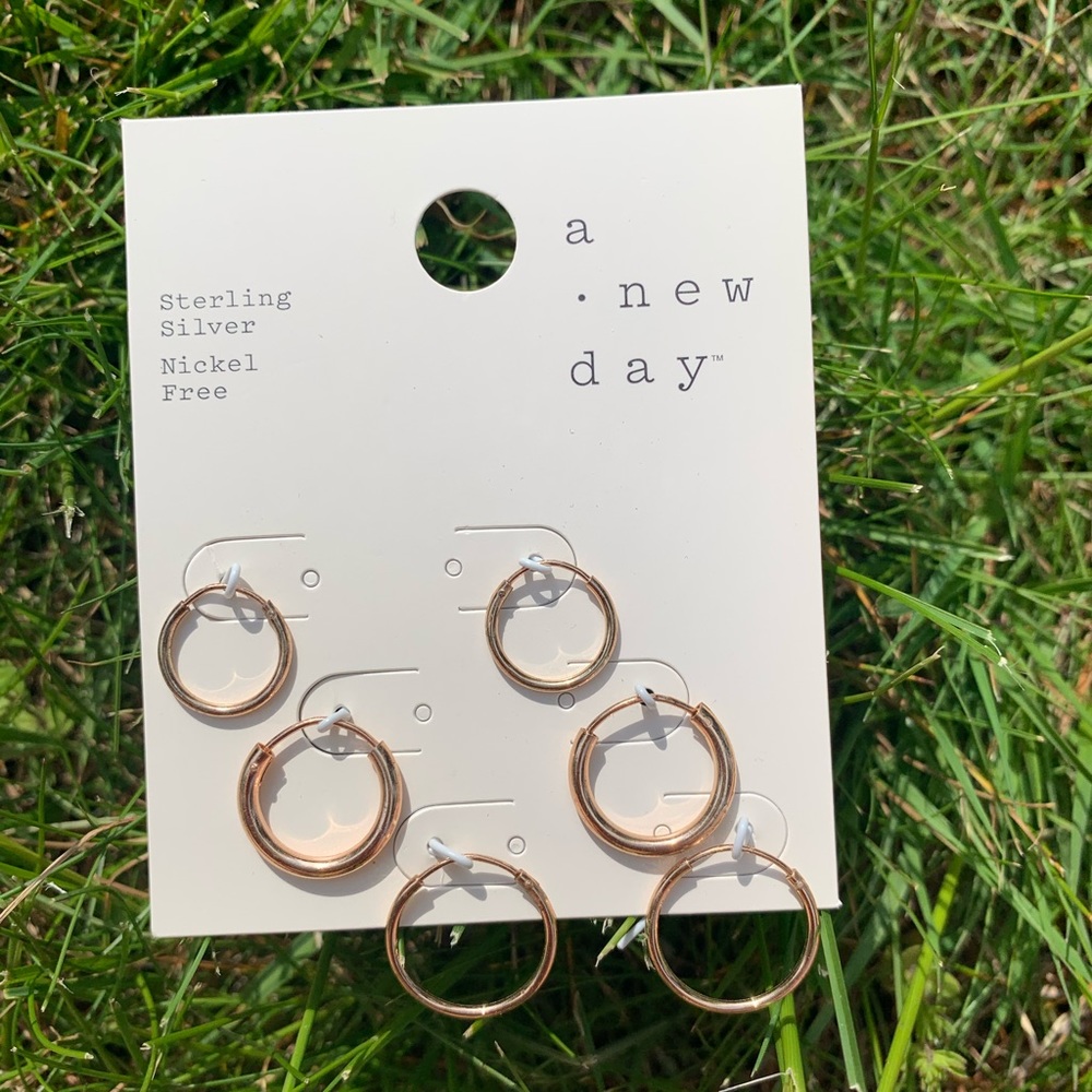 rose gold mini hoop set